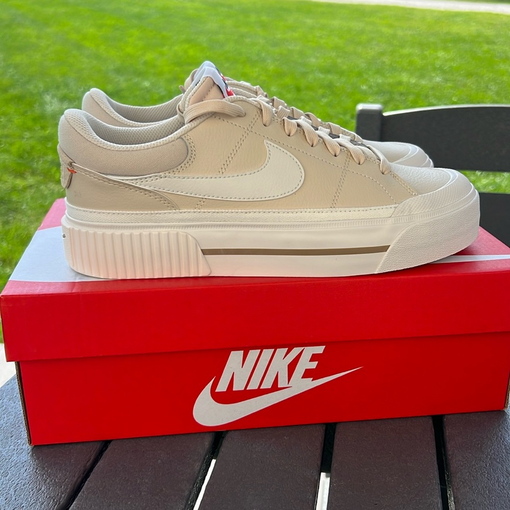 Women’s Nike Court Legacy Lift
